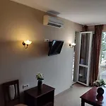 Apartment феста първа линия