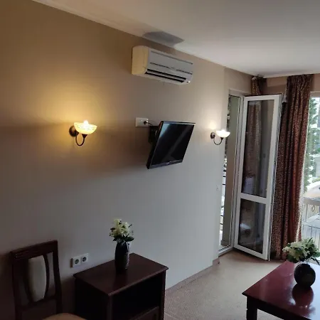 Apartmán феста първа линия