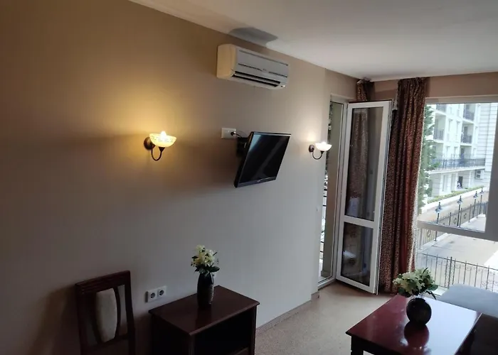 Apartment феста първа линия
